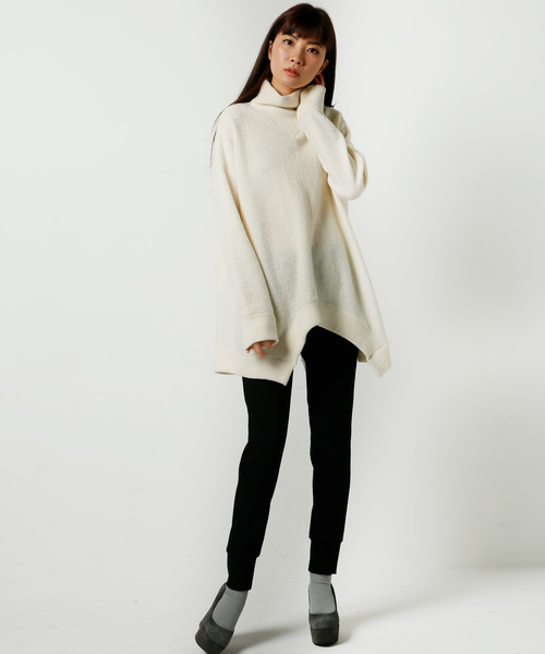 【タグ付き新品】AVIE ウールAラインニットトップス　ブラック AVIE（アビィ）の「ウールAラインニットトップス（ニット/セーター