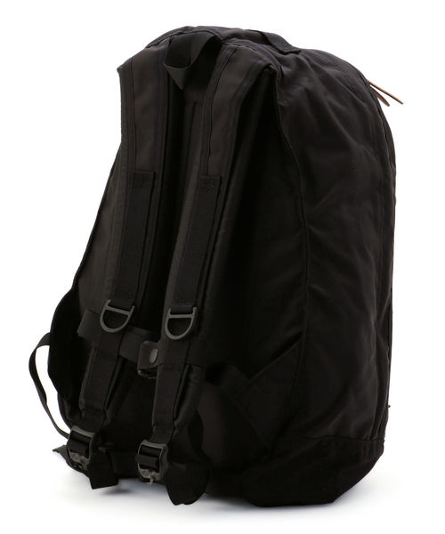 GREGORY（グレゴリー）の「GREGORY: DAY PACK (デイパック)（バックパック/リュック・メンズ・ブラック/オリーブ・ONE SIZE）」の4枚目の写真