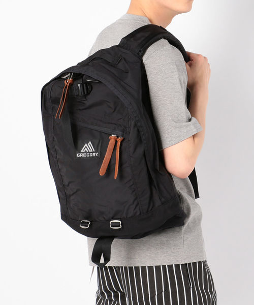 GREGORY（グレゴリー）の「GREGORY: DAY PACK (デイパック)（バックパック/リュック・メンズ・ブラック/オリーブ・ONE SIZE）」の14枚目の写真