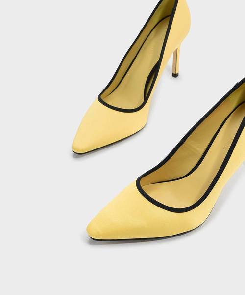 CHARLES & KEITH(チャールズ & キース)の「コントラストトリミングパンプス / CONTRAST TRIMMING PUMPS(パンプス・レディース・ブラック/イエロー・25cm/22.5cm/24.5cm/23.5cm/23cm)」の10枚目の写真
