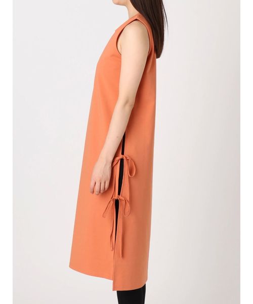 MURUA（ムルーア）の「サイドスリットタンクトップ（タンクトップ・レディース・ホワイト/ブラック/オレンジ・FREE）」の5枚目の写真