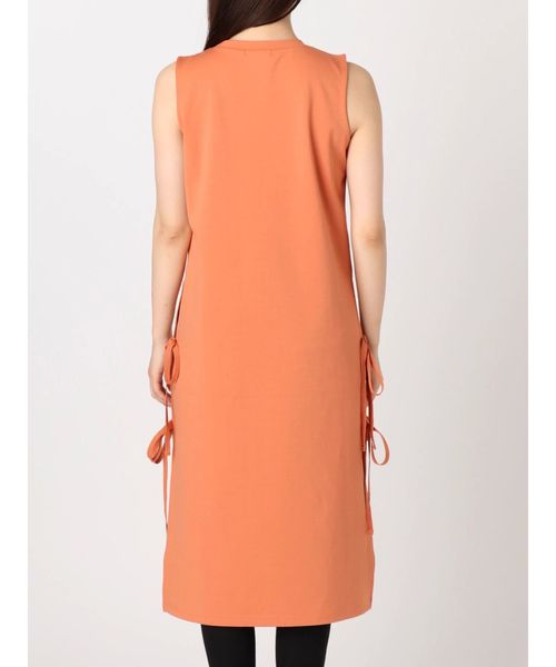 MURUA（ムルーア）の「サイドスリットタンクトップ（タンクトップ・レディース・ホワイト/ブラック/オレンジ・FREE）」の13枚目の写真