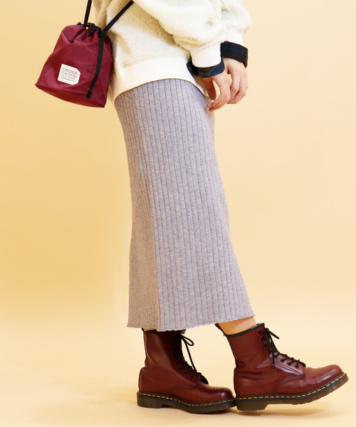 Dr. Martens（ドクターマーチン）の「【Dr.Martens/ドクターマーチン】1460 8EYE BOOT (エイトホールブーツ)（ブーツ・レディース・ブラック/チェリーレッド・3/4/6/5）」の2枚目の写真