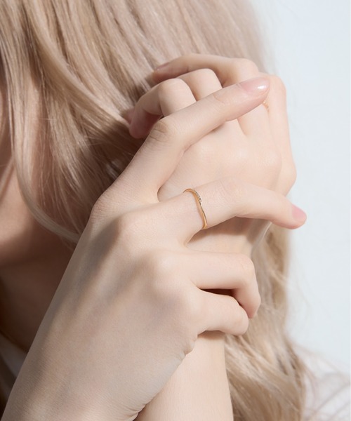 Jewel closet by L&Co.(ジュエルクローゼットバイエルアンドコー)の「K10 ダイヤモンド ニュアンスライン リング(リング・レディース・イエローゴールド/ピンクゴールド・9号/11号/13号)」の13枚目の写真