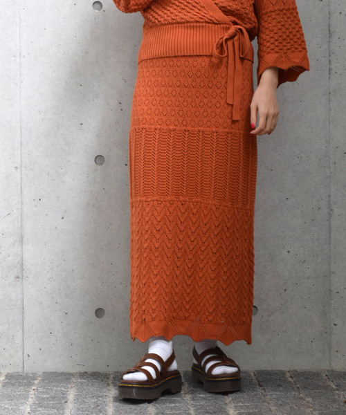 w closet（ダブルクローゼット）の「パネル柄透かし編みロングスカート（スカート・レディース・ホワイト/オレンジ系その他/ライトベージュ・FREE）」の3枚目の写真