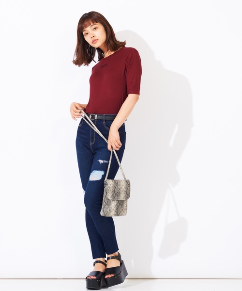 WEGO（ウィゴー）の「WEGO/デイリーハイウエストクラッシュスキニーパンツ（デニムパンツ・レディース・ブラック/インディゴブルー/ダークインディゴブルー・SMALL/MEDIUM/LARGE）」の9枚目の写真