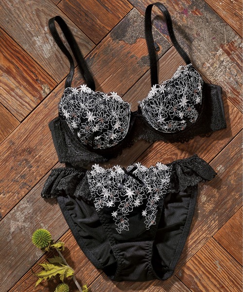 YU'NOW（ユナウ）の「【上下セット/AA-Gカップ/全6デザイン】to mee