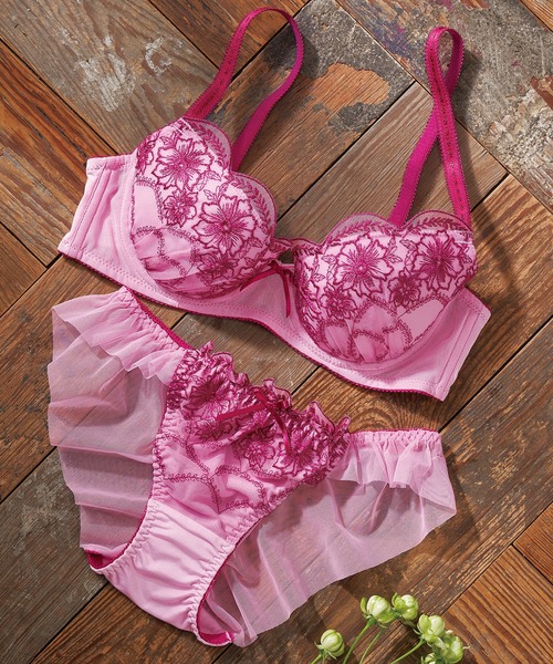 YU'NOW（ユナウ）の「【全9デザインから選べる！】【上下セット/AA-Gカップ】to meeブラ＆ショーツ（ブラ&ショーツ・レディース・ブルー/グリーン×オレンジ/サックスブルー/ワイン/ブラック×パープル/パープル/ブラック/ブラウン/ホワイト/ブラック系その他/アイボリー/ミント/ブラック×ピンク/レッド/ピンク/ネイビー/ホワイト系その他/アイボリー系/ベージュ・G75L/A75M/AA70M/A65M/F80L/D70M/AA65M/B70M/B65M/C70M/A70M/E80L/E75L/B75M/C75M/C80L/B75L/G80L/D80L/F70M/D75L/F75L/C75L/G70M/E70M/C65M/E65M/D65M/E70L/D70L/F65M/F70L）」の17枚目の写真