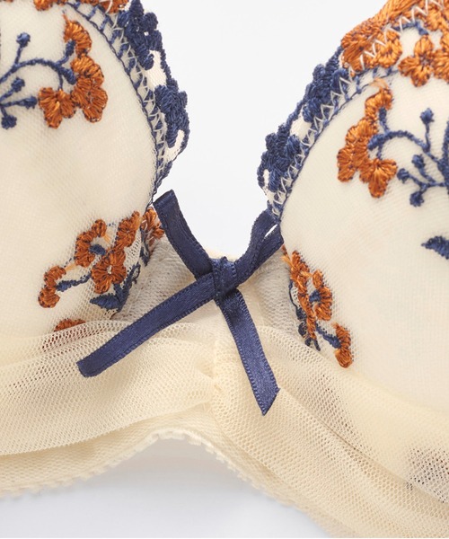 YU'NOW（ユナウ）の「【全9デザインから選べる！】【上下セット/AA-Gカップ】to meeブラ＆ショーツ（ブラ&ショーツ・レディース・ブルー/グリーン×オレンジ/サックスブルー/ワイン/ブラック×パープル/パープル/ブラック/ブラウン/ホワイト/ブラック系その他/アイボリー/ミント/ブラック×ピンク/レッド/ピンク/ネイビー/ホワイト系その他/アイボリー系/ベージュ・G75L/A75M/AA70M/A65M/F80L/D70M/AA65M/B70M/B65M/C70M/A70M/E80L/E75L/B75M/C75M/C80L/B75L/G80L/D80L/F70M/D75L/F75L/C75L/G70M/E70M/C65M/E65M/D65M/E70L/D70L/F65M/F70L）」の20枚目の写真