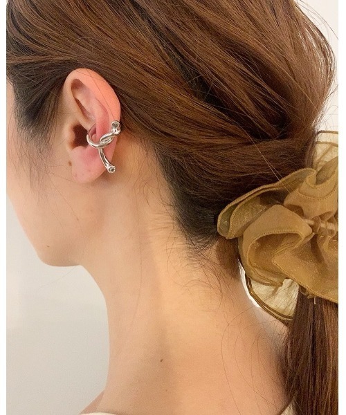 mou（モウ）の「結びイヤーカフ（イヤーカフ・レディース・シルバー/ゴールド・FREE）」の4枚目の写真