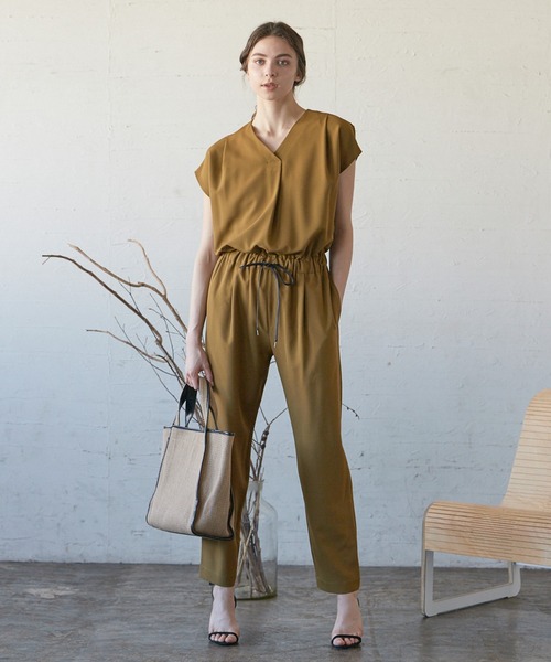 CLEARIMPRESSION (クリアインプレッション)の「Vネックオールインワン(サロペット/オーバーオール・レディース・カーキ/ダークブラウン/ブラック・フリー)」の14枚目の写真