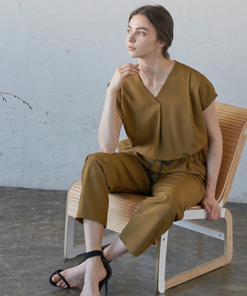 CLEARIMPRESSION (クリアインプレッション)の「Vネックオールインワン(サロペット/オーバーオール・レディース・カーキ/ダークブラウン/ブラック・フリー)」の16枚目の写真