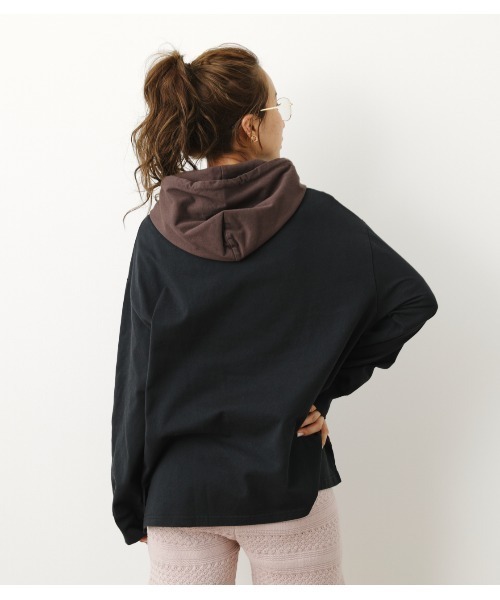 RODEO CROWNS WIDE BOWL（ロデオクラウンズワイドボウル）の「バイカラーフードL/STシャツ（Tシャツ/カットソー・レディース・グレー×ホワイト/オフホワイト/ブラック・FREE）」の15枚目の写真