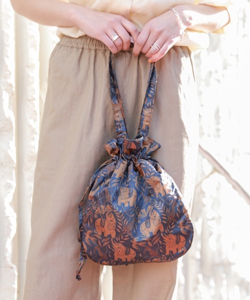 RAGEBLUE(レイジブルー)の「チャイナ巾着バッグ/942653(ハンドバッグ・レディース・ネイビー/ブルー・ONE SIZE)」の2枚目の写真