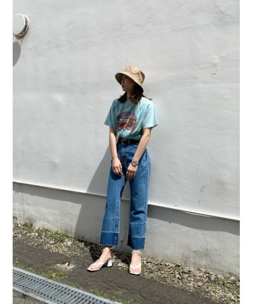 MOUSSY（マウジー）の「CUT OFF CROPPED FLARE（デニムパンツ・レディース・ブラック/ブルー・1/2/0）」の21枚目の写真