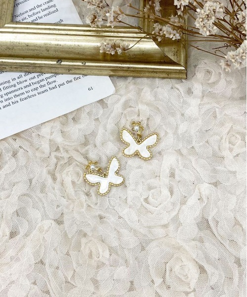 apres jour（アプレジュール）の「【apres jour×ARIAZ】ゆらゆら蝶ピアス（ピアス（両耳用）・レディース・ブラック/オフホワイト・FREE）」の6枚目の写真