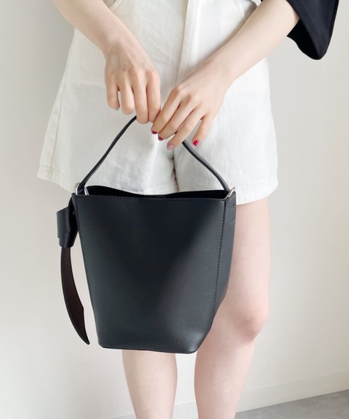 Alite cloth（アリーテクロス）の「2WAYワンハンドルバケツショルダーBAG（ドラムバッグ・レディース・ブラック/ベージュ・FREE）」の3枚目の写真