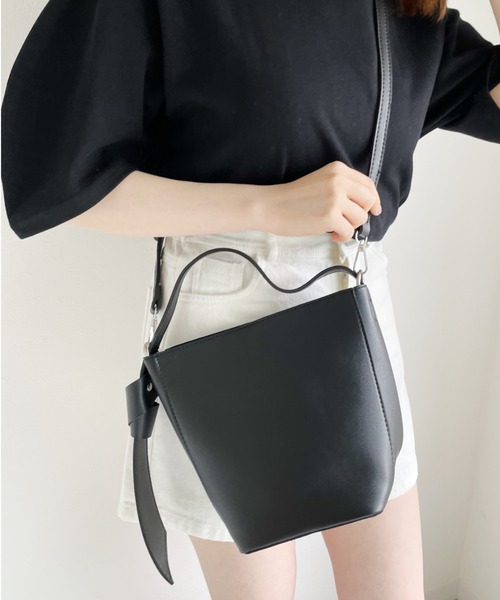 Alite cloth（アリーテクロス）の「2WAYワンハンドルバケツショルダーBAG（ドラムバッグ・レディース・ブラック/ベージュ・FREE）」の5枚目の写真