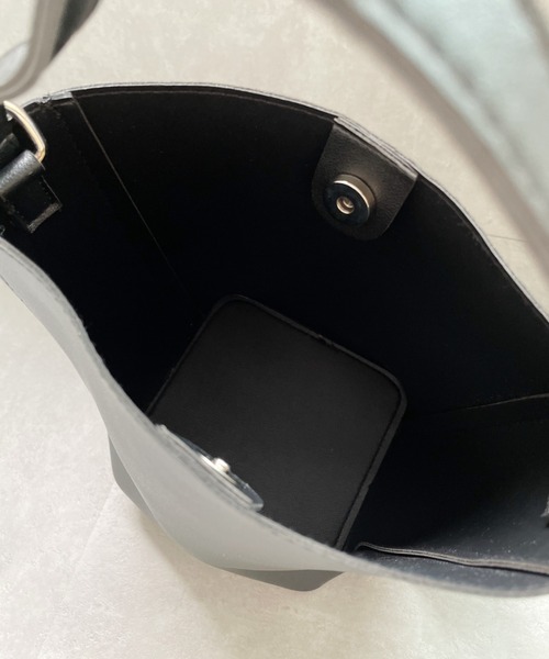 Alite cloth（アリーテクロス）の「2WAYワンハンドルバケツショルダーBAG（ドラムバッグ・レディース・ブラック/ベージュ・FREE）」の11枚目の写真