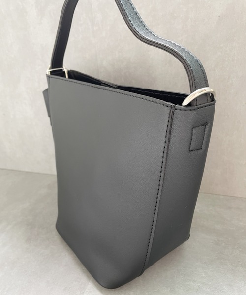 Alite cloth（アリーテクロス）の「2WAYワンハンドルバケツショルダーBAG（ドラムバッグ・レディース・ブラック/ベージュ・FREE）」の18枚目の写真