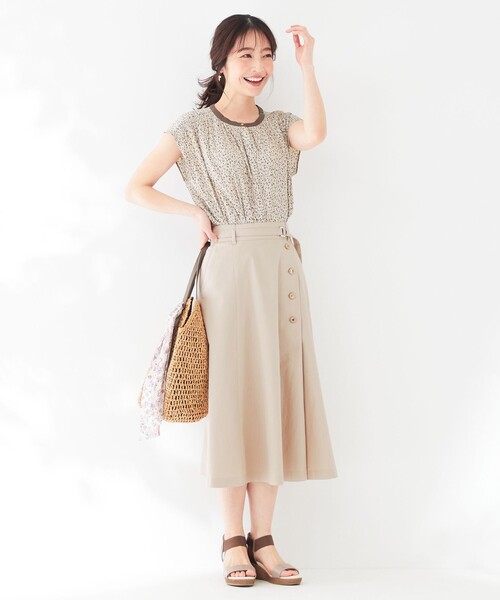 ANY SIS(エニィスィス)の「【洗える】カッセンフラワープリント ブラウス(シャツ/ブラウス・レディース・ブラウン系4/アイボリー系4・2)」の4枚目の写真