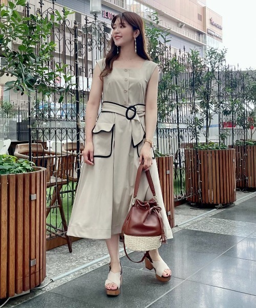 WILLSELECTION(ウィルセレクション)の「ベルト付きパイピングワンピース(ワンピース・レディース・ブラック/ベージュ・MEDIUM)」の20枚目の写真