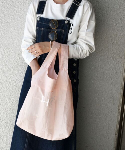 SHIPS（シップス）の「【WEB限定】SHIPS: パッカブル ナイロン SHIPS ロゴ エコ バッグ（エコバッグ/サブバッグ・メンズ・ネイビー/ピンク/ブルー/ブラック・ONE SIZE）」の4枚目の写真