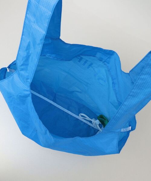 SHIPS（シップス）の「【WEB限定】SHIPS: パッカブル ナイロン SHIPS ロゴ エコ バッグ（エコバッグ/サブバッグ・メンズ・ネイビー/ピンク/ブルー/ブラック・ONE SIZE）」の8枚目の写真