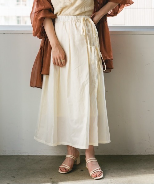 nemne store(ネンネストア)の「あずきミルクのリボンフレアスカート(スカート・レディース・アイボリー/モカ・F)」の14枚目の写真