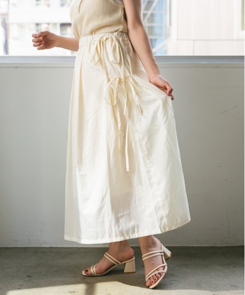 nemne store(ネンネストア)の「あずきミルクのリボンフレアスカート(スカート・レディース・アイボリー/モカ・F)」の21枚目の写真