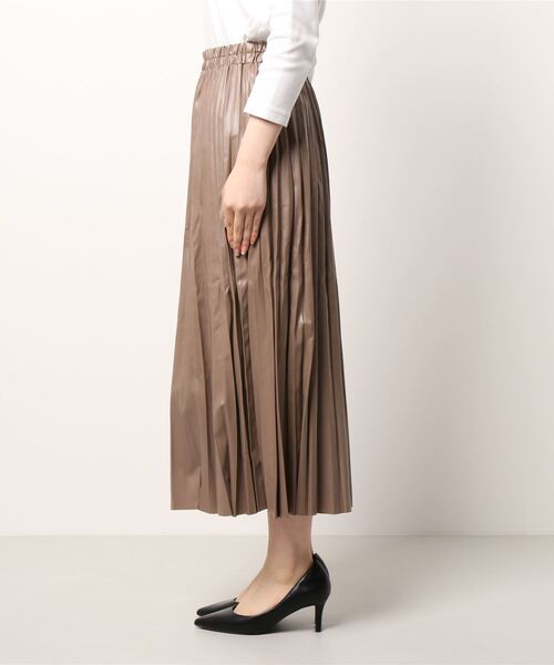 libelle more(リベル モア)の「フェイクレザー アコーディオンプリーツスカート(スカート・レディース・モカ/ゴールド/アイボリー/ブラック/グリーン系その他・L/M)」の14枚目の写真