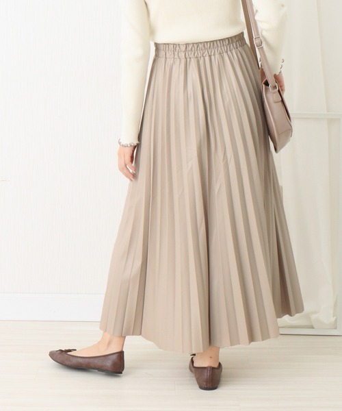 libelle more(リベル モア)の「フェイクレザー アコーディオンプリーツスカート(スカート・レディース・モカ/ゴールド/アイボリー/ブラック/グリーン系その他・L/M)」の8枚目の写真