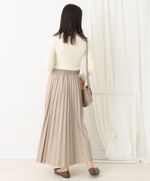 libelle more(リベル モア)の「フェイクレザー アコーディオンプリーツスカート(スカート・レディース・モカ/ゴールド/アイボリー/ブラック/グリーン系その他・L/M)」の18枚目の写真