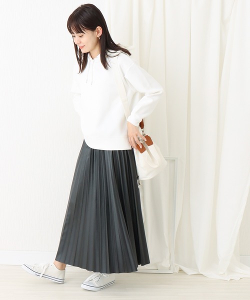 libelle more(リベル モア)の「フェイクレザー アコーディオンプリーツスカート(スカート・レディース・モカ/ゴールド/アイボリー/ブラック/グリーン系その他・L/M)」の20枚目の写真