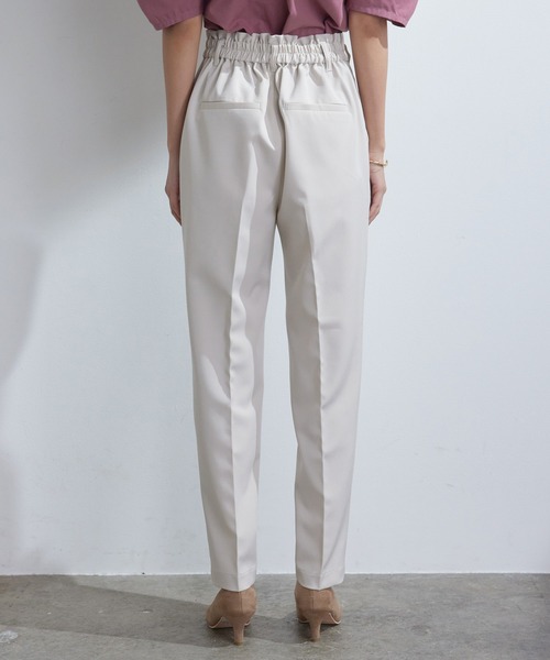 vis-`a-vis(ビサビ)の「【WEB限定】すっきりハイウエストカラーテーパードパンツ【洗濯機可】(スラックス・レディース・キナリ/ピンク/グリーン/レンガ/ブラック/ダークブラウン・S/M/SS/L)」の21枚目の写真