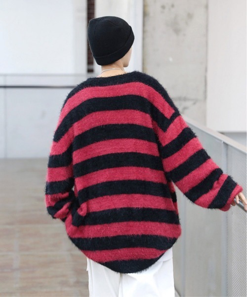 neos(ネオス)の「【neos】ビッグシルエット フェザーヤーン モヘア ライク 太ボーダー クルーネック ニット セーター(ニット/セーター・メンズ・ホワイト/グレー/レッド・MEDIUM/LARGE)」の15枚目の写真