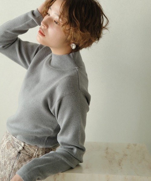Bab（バブ）の「【WEB限定】プチハイネック長袖ニットトップス（ニット/セーター・レディース・ブラック/グレー/アイボリー/ミント/ベージュ・38）」の4枚目の写真