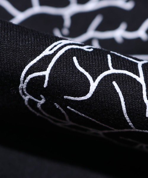 ROOPTOKYO（ループトウキョウ）の「【ROOPTOKYOオリジナル】出会って5秒でバトル Battle in 5 seconds after meeting アニメプリント プルオーバーパーカー フロントロゴ バックプリント（パーカー・メンズ・ホワイト/ブラック・M/L/XXL/XL）」の14枚目の写真