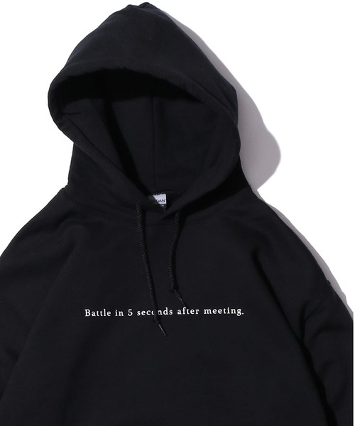 ROOPTOKYO（ループトウキョウ）の「【ROOPTOKYOオリジナル】出会って5秒でバトル Battle in 5 seconds after meeting アニメプリント プルオーバーパーカー フロントロゴ バックプリント（パーカー・メンズ・ホワイト/ブラック・M/L/XXL/XL）」の13枚目の写真