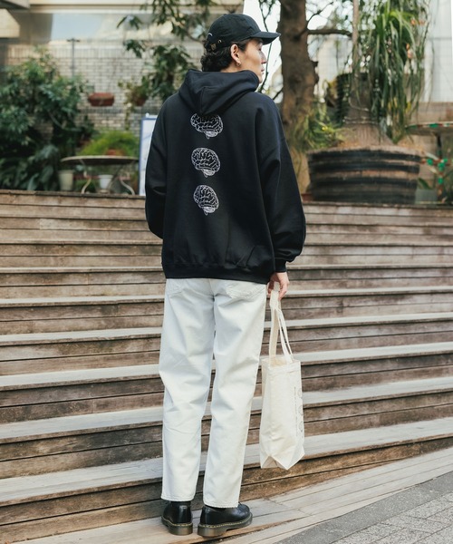 ROOPTOKYO（ループトウキョウ）の「【ROOPTOKYOオリジナル】出会って5秒でバトル Battle in 5 seconds after meeting アニメプリント プルオーバーパーカー フロントロゴ バックプリント（パーカー・メンズ・ホワイト/ブラック・M/L/XXL/XL）」の21枚目の写真