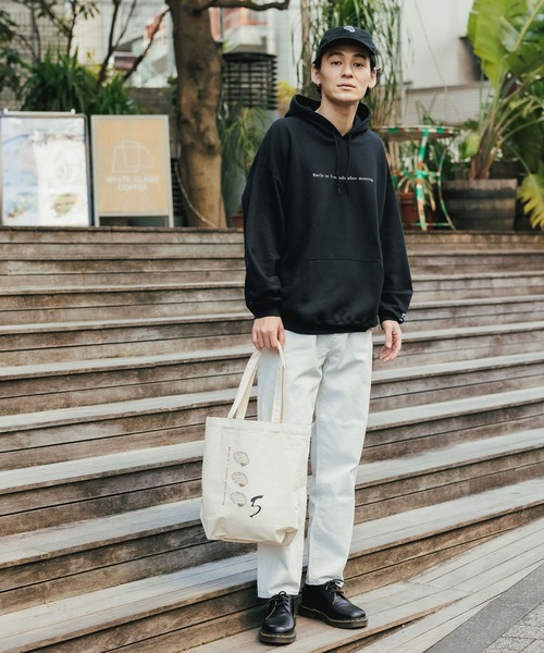 ROOPTOKYO（ループトウキョウ）の「【ROOPTOKYOオリジナル】出会って5秒でバトル Battle in 5 seconds after meeting アニメプリント プルオーバーパーカー フロントロゴ バックプリント（パーカー・メンズ・ホワイト/ブラック・M/L/XXL/XL）」の22枚目の写真