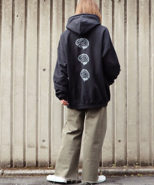 ROOPTOKYO（ループトウキョウ）の「【ROOPTOKYOオリジナル】出会って5秒でバトル Battle in 5 seconds after meeting アニメプリント プルオーバーパーカー フロントロゴ バックプリント（パーカー・メンズ・ホワイト/ブラック・M/L/XXL/XL）」の19枚目の写真