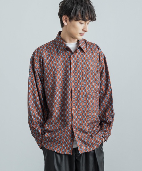 Rocky Monroe(ロッキーモンロー)の「オーバーサイズ 総柄グラフィックプリント レギュラーカラーストレッチロングシャツ(シャツ/ブラウス・メンズ・ライトグレー/ダークブラウン/オフホワイト/チャコール/ピンク/ブラウン/グリーン/サックスブルー/ラベンダー/ホワイト・M/L)」の7枚目の写真