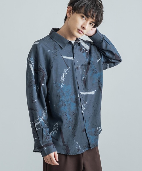 Rocky Monroe(ロッキーモンロー)の「オーバーサイズ 総柄グラフィックプリント レギュラーカラーストレッチロングシャツ(シャツ/ブラウス・メンズ・ライトグレー/ダークブラウン/オフホワイト/チャコール/ピンク/ブラウン/グリーン/サックスブルー/ラベンダー/ホワイト・M/L)」の5枚目の写真