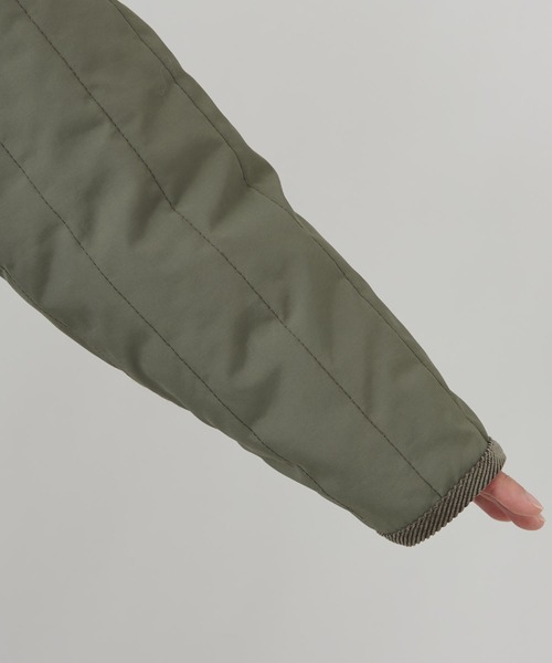 COLONY 2139(コロニートゥーワンスリーナイン)の「イタリアン中綿キルトジャケット (CASHPAD)※ユニセックス対応(ミリタリージャケット・メンズ・ブラック/チャコールグレー・MEDIUM/LARGE/X-LARGE)」の5枚目の写真