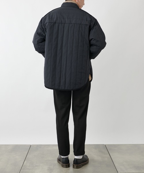 COLONY 2139(コロニートゥーワンスリーナイン)の「イタリアン中綿キルトジャケット (CASHPAD)※ユニセックス対応(ミリタリージャケット・メンズ・ブラック/チャコールグレー・MEDIUM/LARGE/X-LARGE)」の11枚目の写真