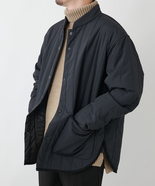 COLONY 2139(コロニートゥーワンスリーナイン)の「イタリアン中綿キルトジャケット (CASHPAD)※ユニセックス対応(ミリタリージャケット・メンズ・ブラック/チャコールグレー・MEDIUM/LARGE/X-LARGE)」の13枚目の写真