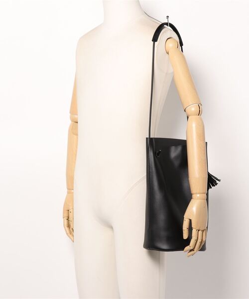 PUAL CE CIN(ピュアルセシン)の「TASSEL TOTE/タッセルトートバッグ(トートバッグ・レディース・ブラック・FREE)」の4枚目の写真