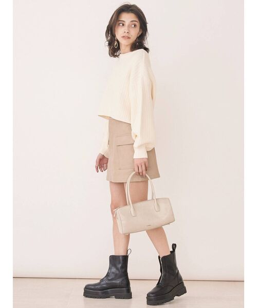 EVRIS(エヴリス)の「バックZIPクロップドニットトップス(ニット/セーター・レディース・アイボリー/ベージュ/グリーン・FREE)」の8枚目の写真