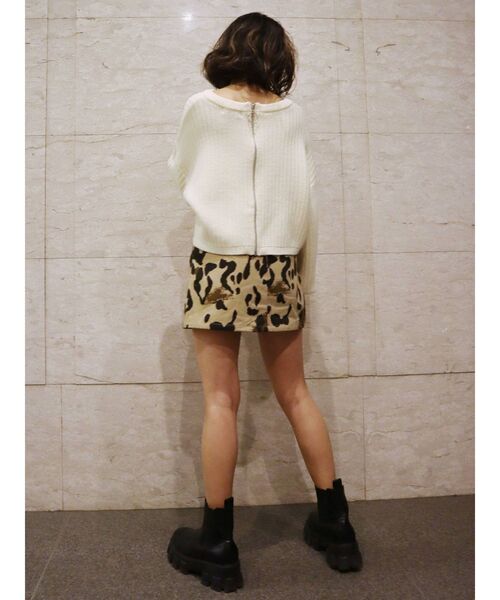 EVRIS(エヴリス)の「バックZIPクロップドニットトップス(ニット/セーター・レディース・アイボリー/ベージュ/グリーン・FREE)」の14枚目の写真